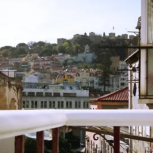 Apartment Cozy With Castel View, Lisbon